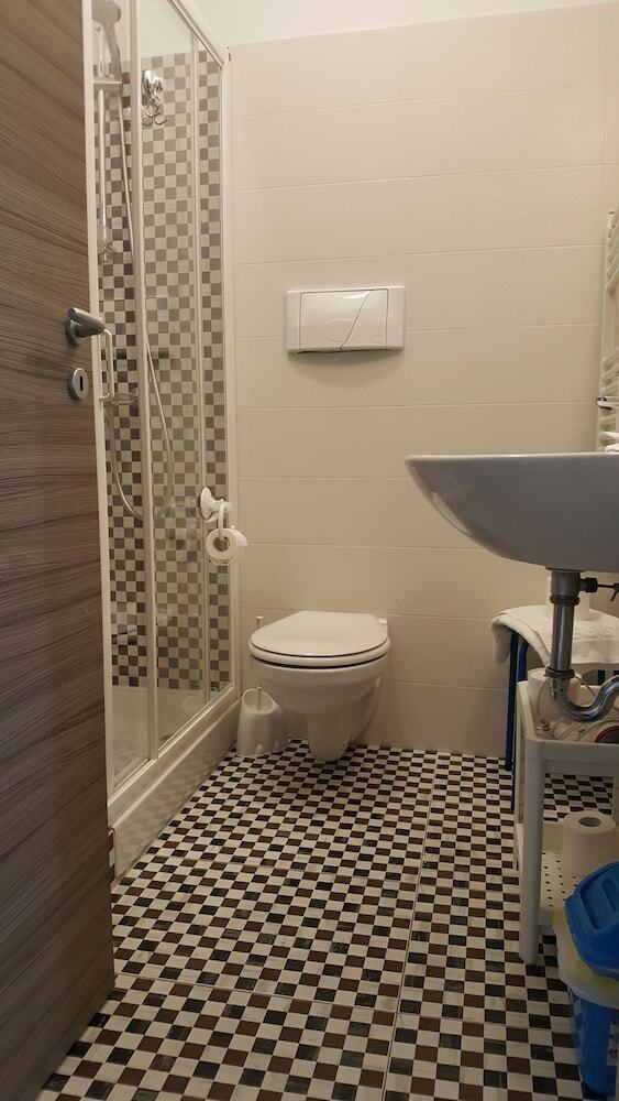 Hostal Netta Rooms