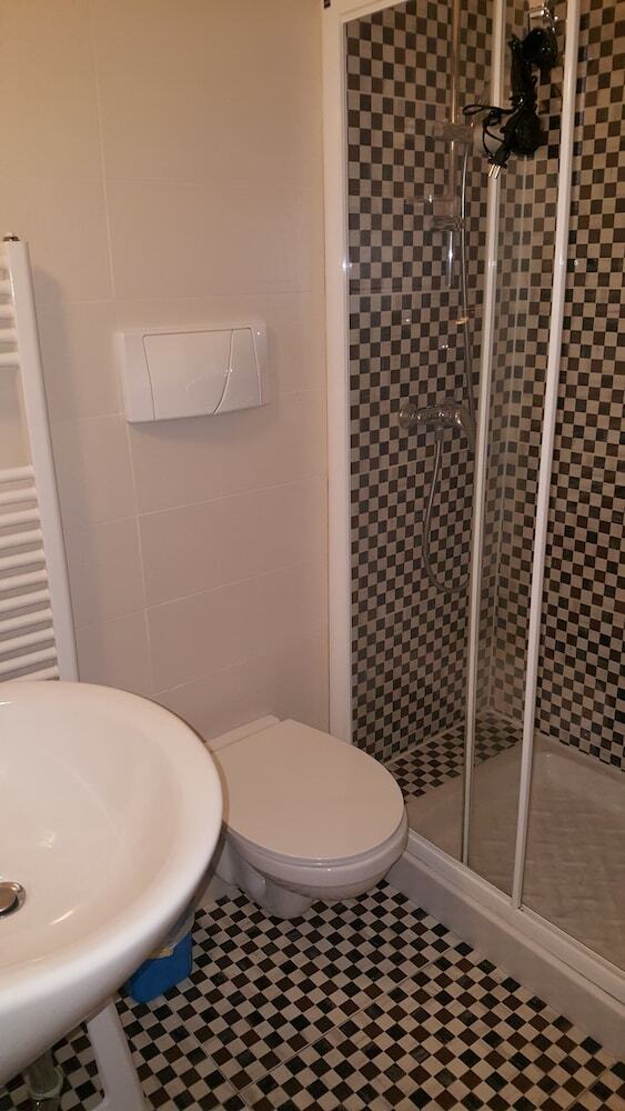 Hostal Netta Rooms