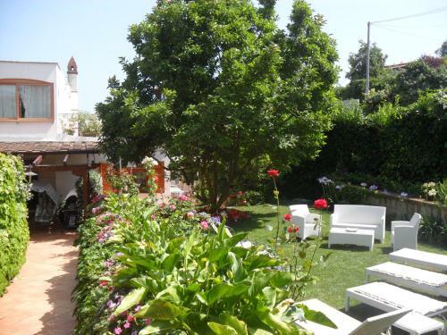 Magnolia House