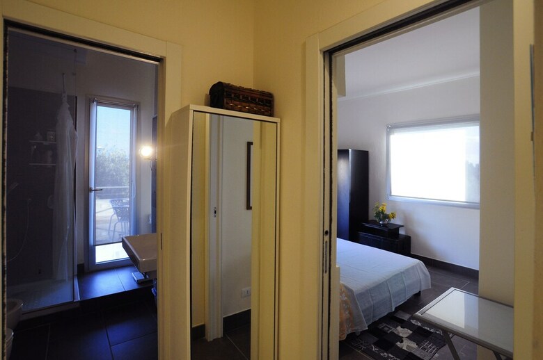 Bed & Breakfast Art House Margine Rosso