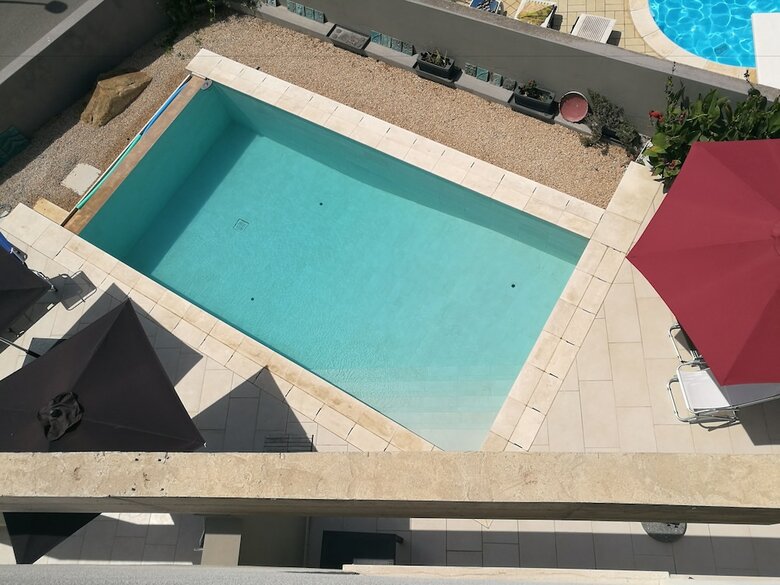 Bed & Breakfast Art House Margine Rosso