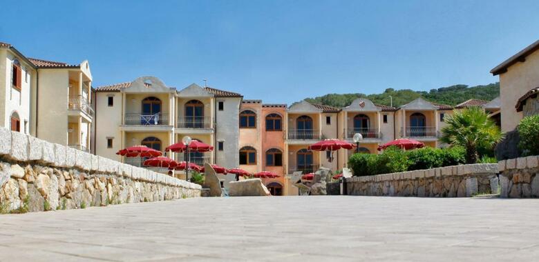 Hotel Club Esse Posada Beach Resort