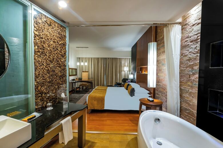 The O Hotel