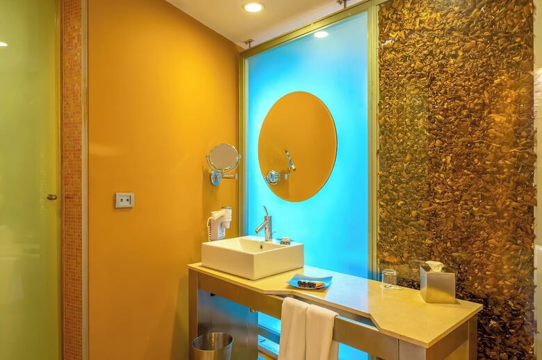 The O Hotel