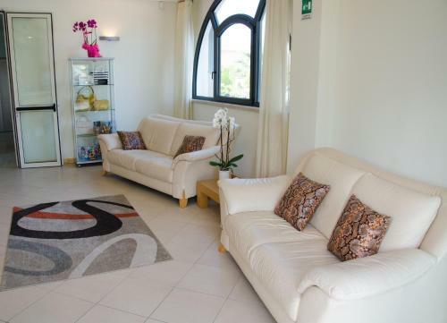 Almaluna Hotel & Resort