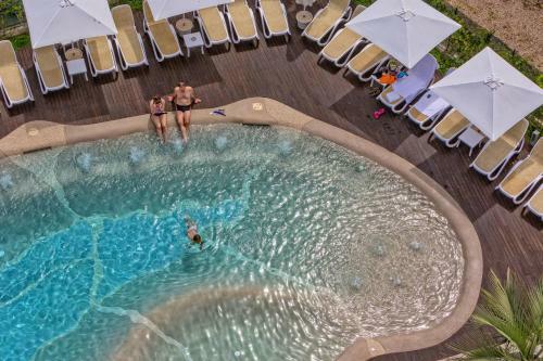 Almaluna Hotel & Resort