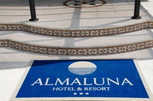 Almaluna Hotel & Resort