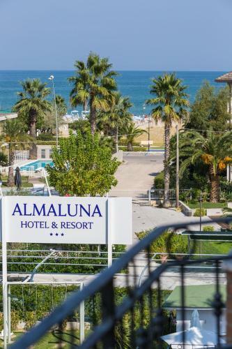 Almaluna Hotel & Resort