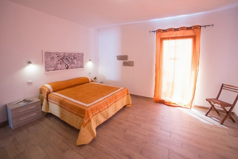 Hostal Olbia Domus Inn
