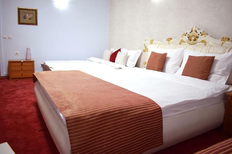 Aristocrat Palace Hotel