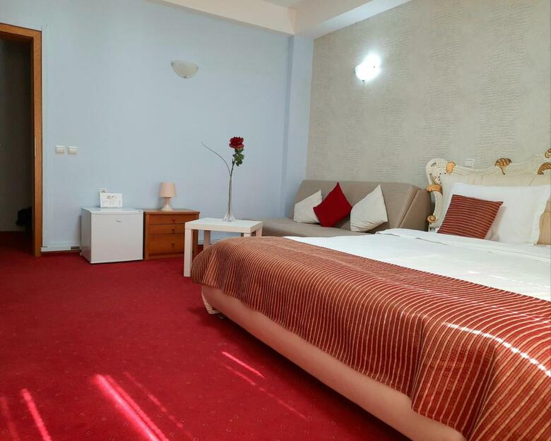 Aristocrat Palace Hotel