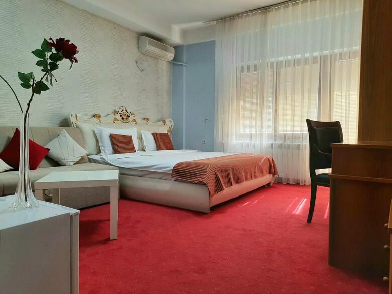 Aristocrat Palace Hotel