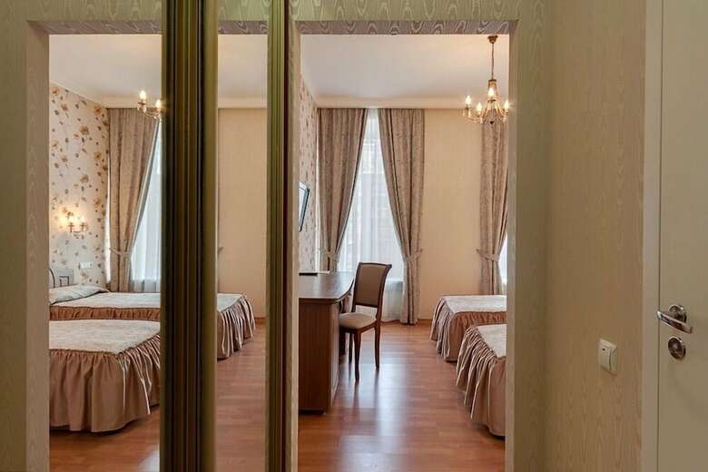 Atrium Hotel