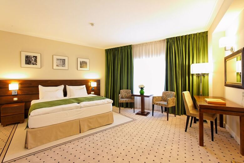 Hotel Capital Plaza