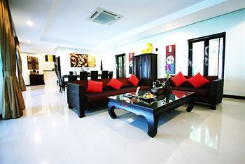 Hotel Palm Grove Resort