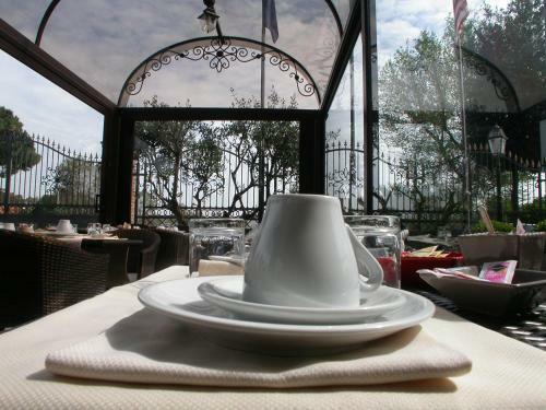 Hotel Euro House Inn Airport