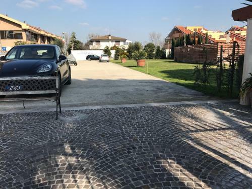 Hotel Euro House Inn Airport