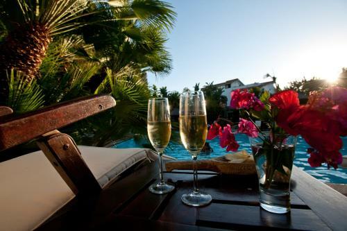 Nora Club Hotel