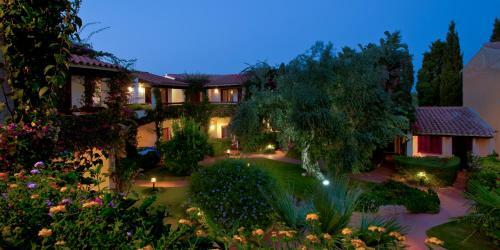 Nora Club Hotel