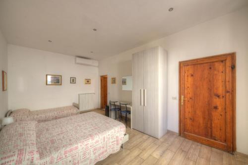 Hostal Sogni D'oro Guest House