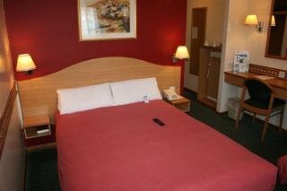 Hotel Days Inn Bridgend Cardiff M4