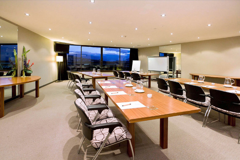 Rees Hotel & Luxury Apartments