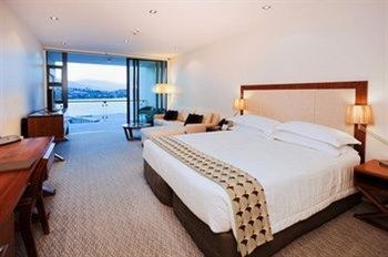 Rees Hotel & Luxury Apartments