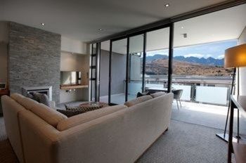 Rees Hotel & Luxury Apartments