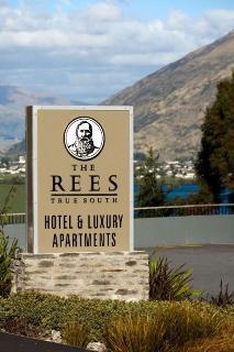 Rees Hotel & Luxury Apartments