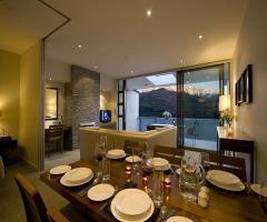 Rees Hotel & Luxury Apartments