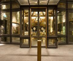 Rees Hotel & Luxury Apartments