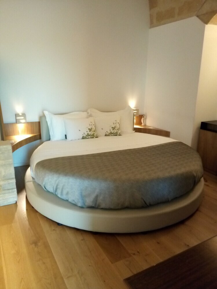 Hostal Casa Festa Rooms
