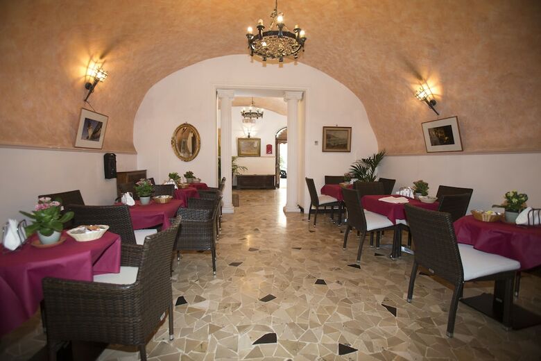 Hostal Gaudi Guest House