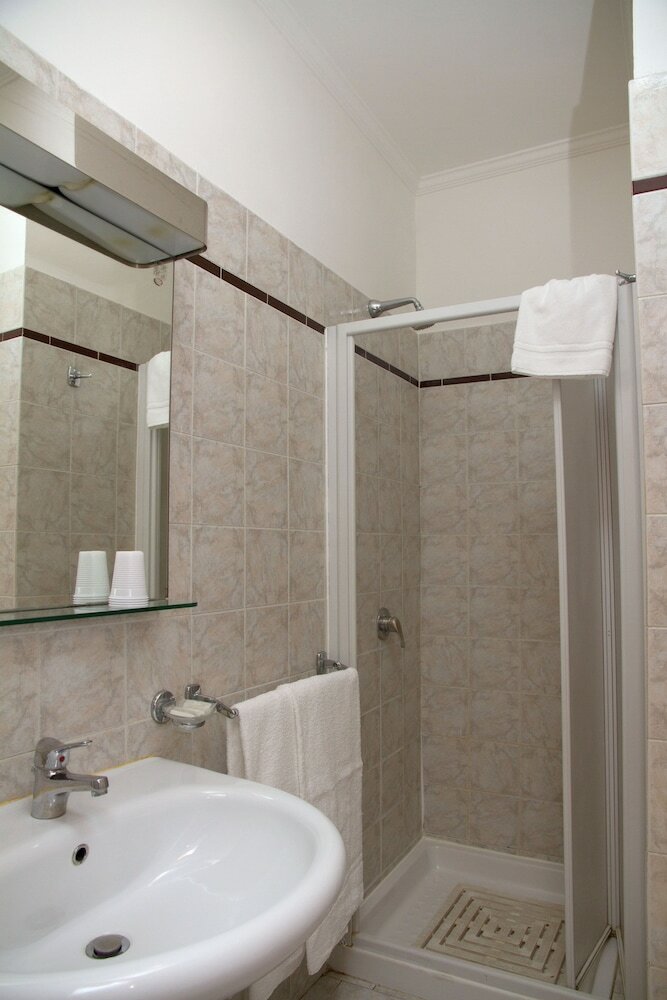 Hostal Gaudi Guest House