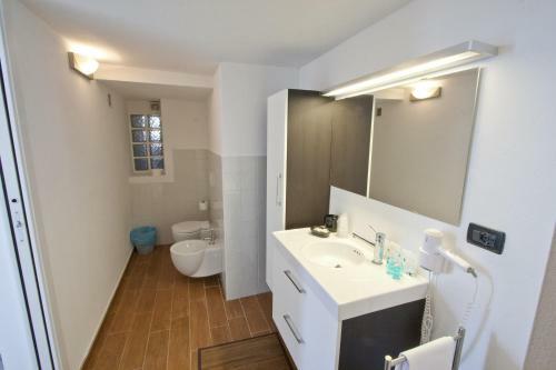 Miralago B&B And Apartments