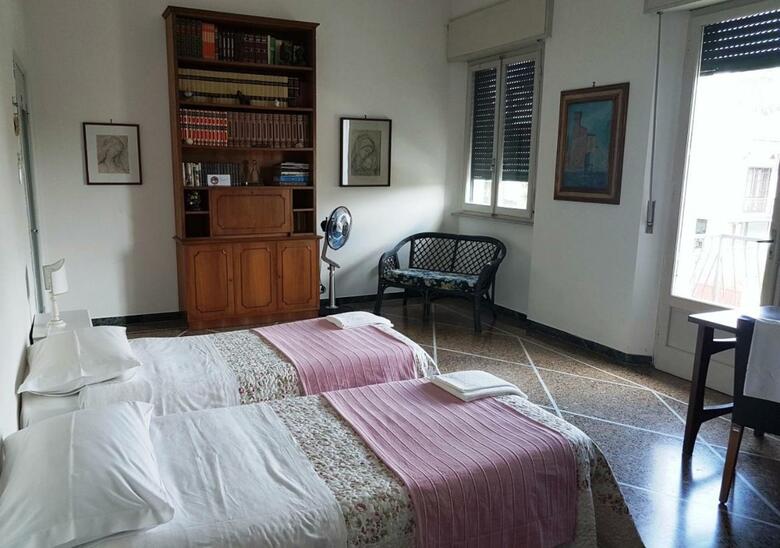 Hostal La Coccinella Guest House