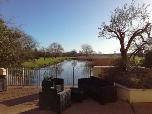 Hotel Logis H�tel Le Moulin De Chalons
