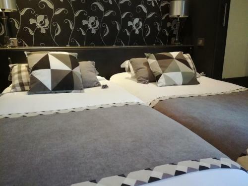 Hotel Logis H�tel Le Moulin De Chalons
