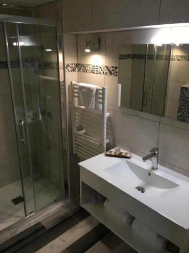 Hotel Logis H�tel Le Moulin De Chalons