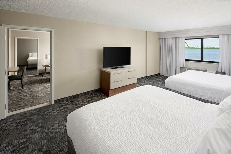 Hotel Courtyard By Marriott Key West Waterfront