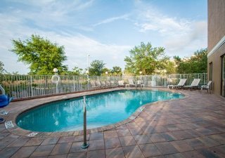 Hotel Comfort Suites