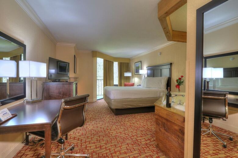 Edgewater Hotel