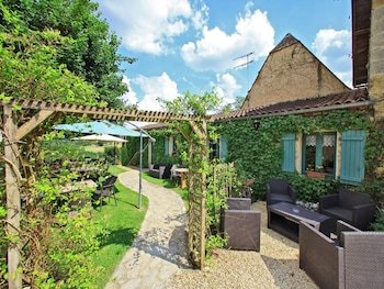 Hotel H�tel Moun�a