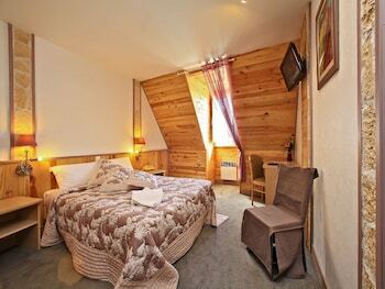 Hotel H�tel Moun�a