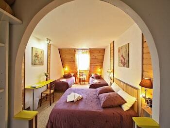 Hotel H�tel Moun�a