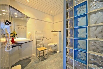 Hotel H�tel Moun�a