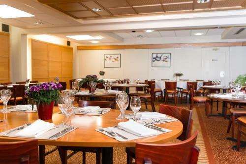 Brit Hotel Rennes Cesson ? Le Flor�al