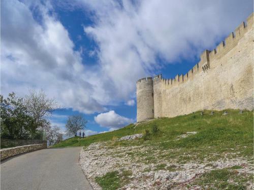 Two-bedroom Apartment In Avignon