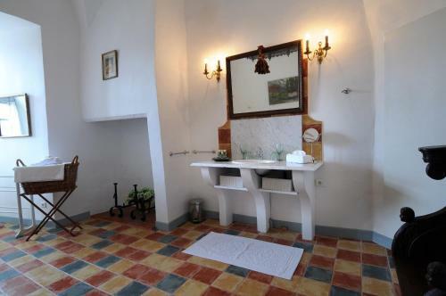 Hostal Ch�teau Royal De Saint Saturnin - Chateaux Et Hotels Collection