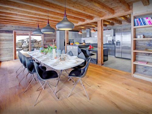 Chalet Snow Chic